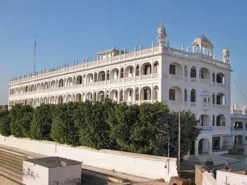 accommodations in the golden temple amritsar